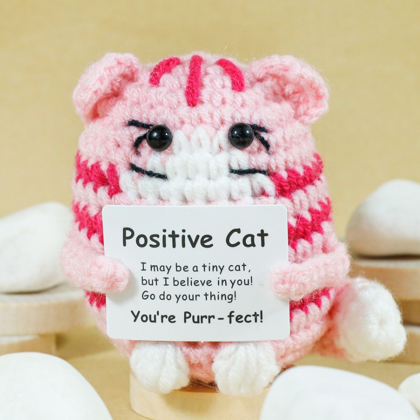Home Textiles Today - Boneka Kucing Rajut Lucu dengan Kartu,